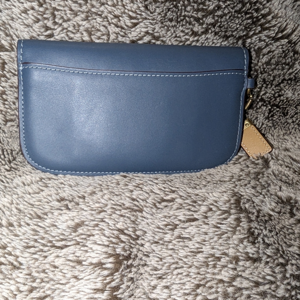 Coach Convertible Wallet - Picture 2 of 8